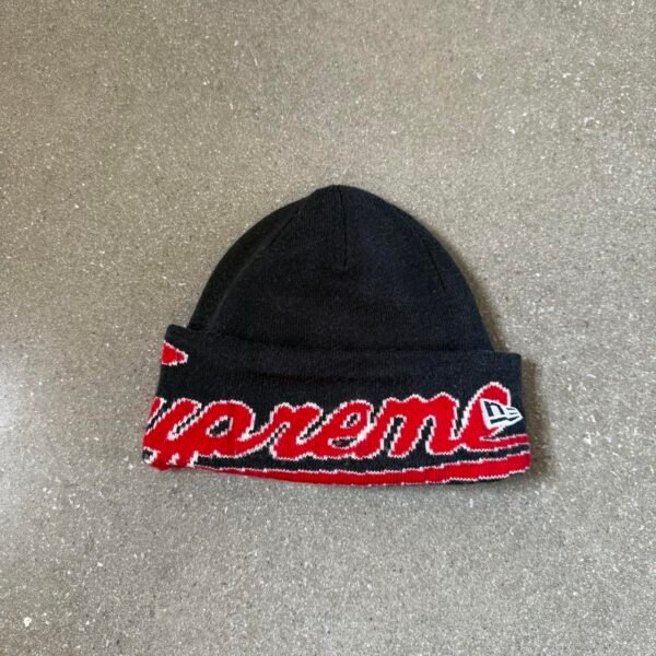 Supreme x New Era FW19 Script Cuff Beanie - Black/Red