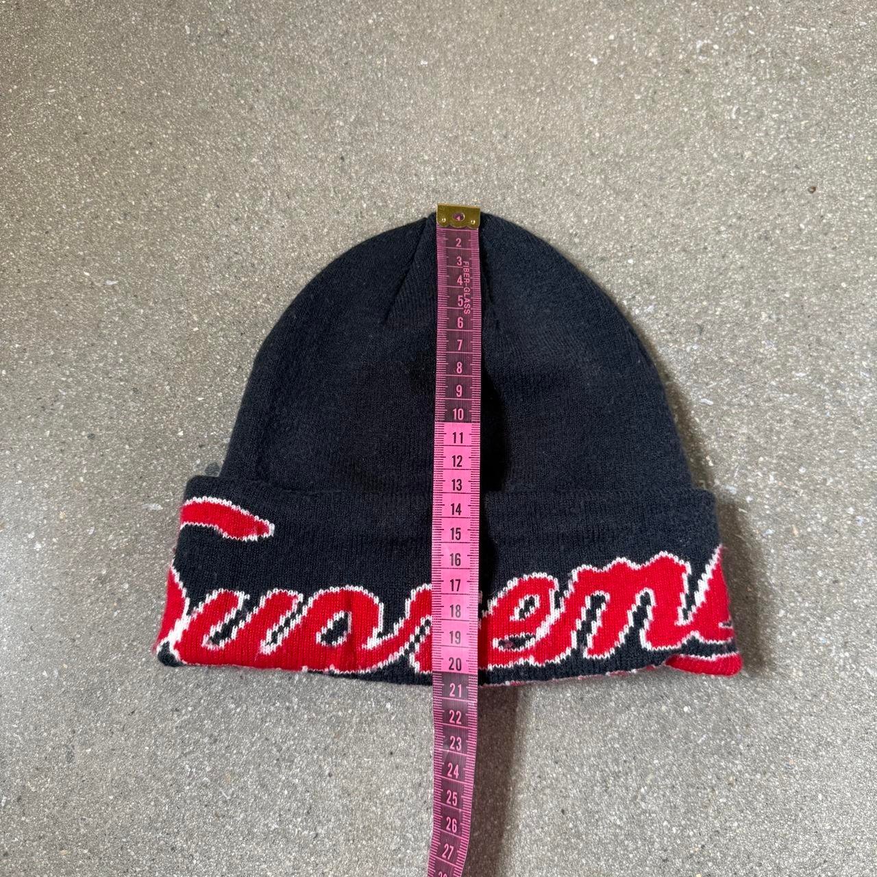 Supreme x New Era FW19 Script Cuff Beanie - Black/Red